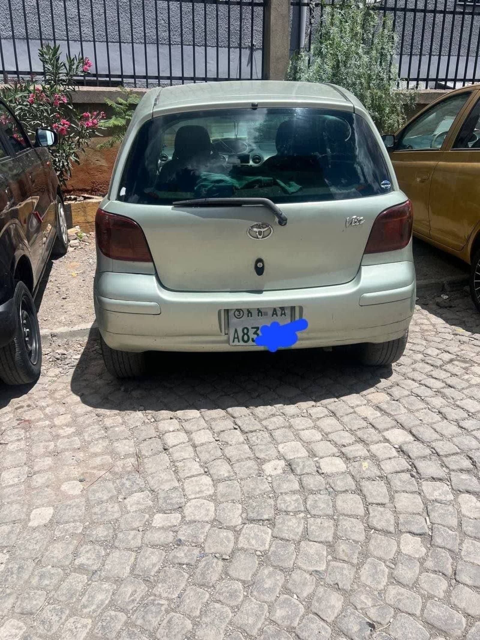 2002 Toyota Vitz — photo 1