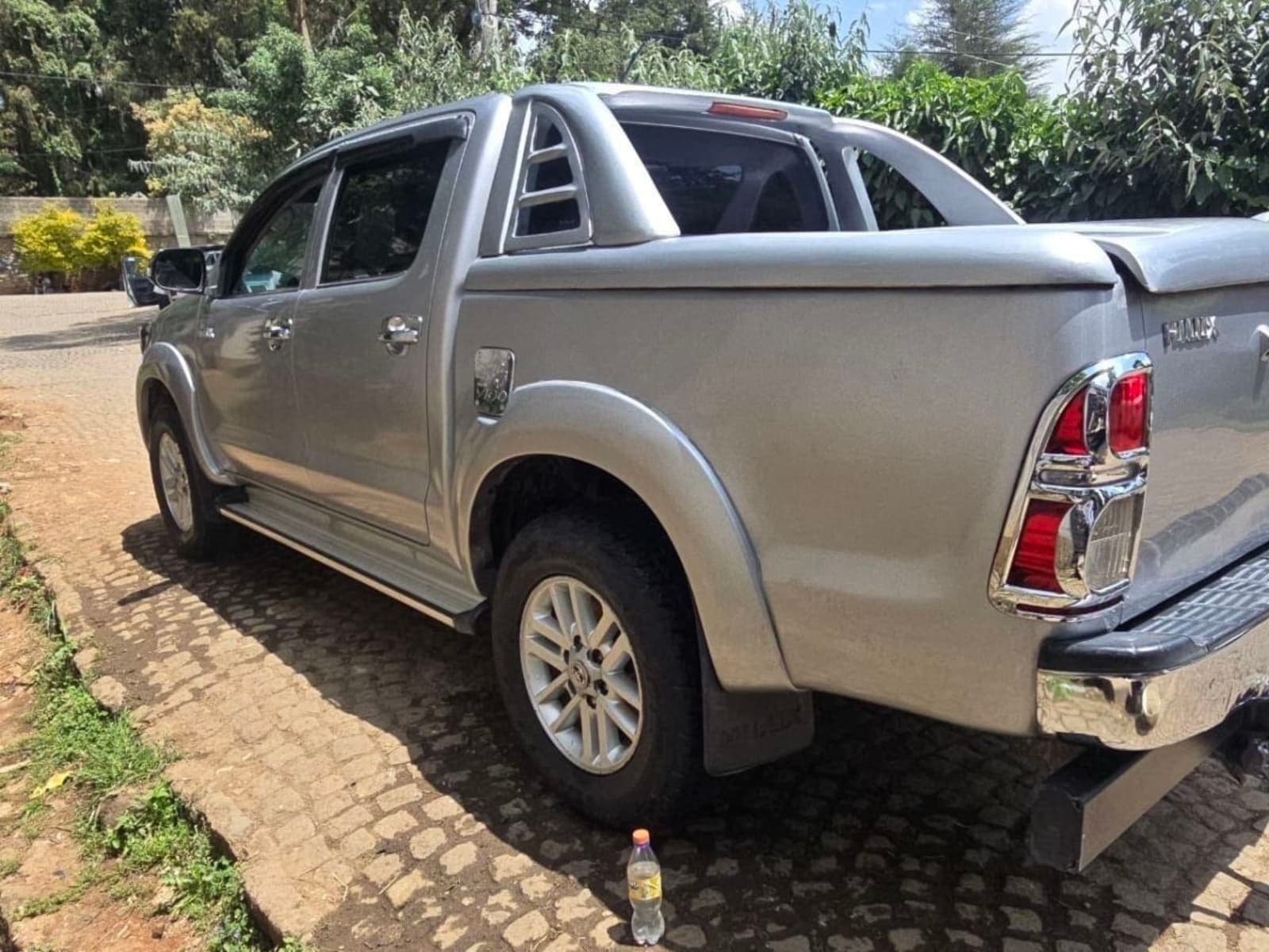 2015 TOYOTA HILUX Double-Cab — photo 1