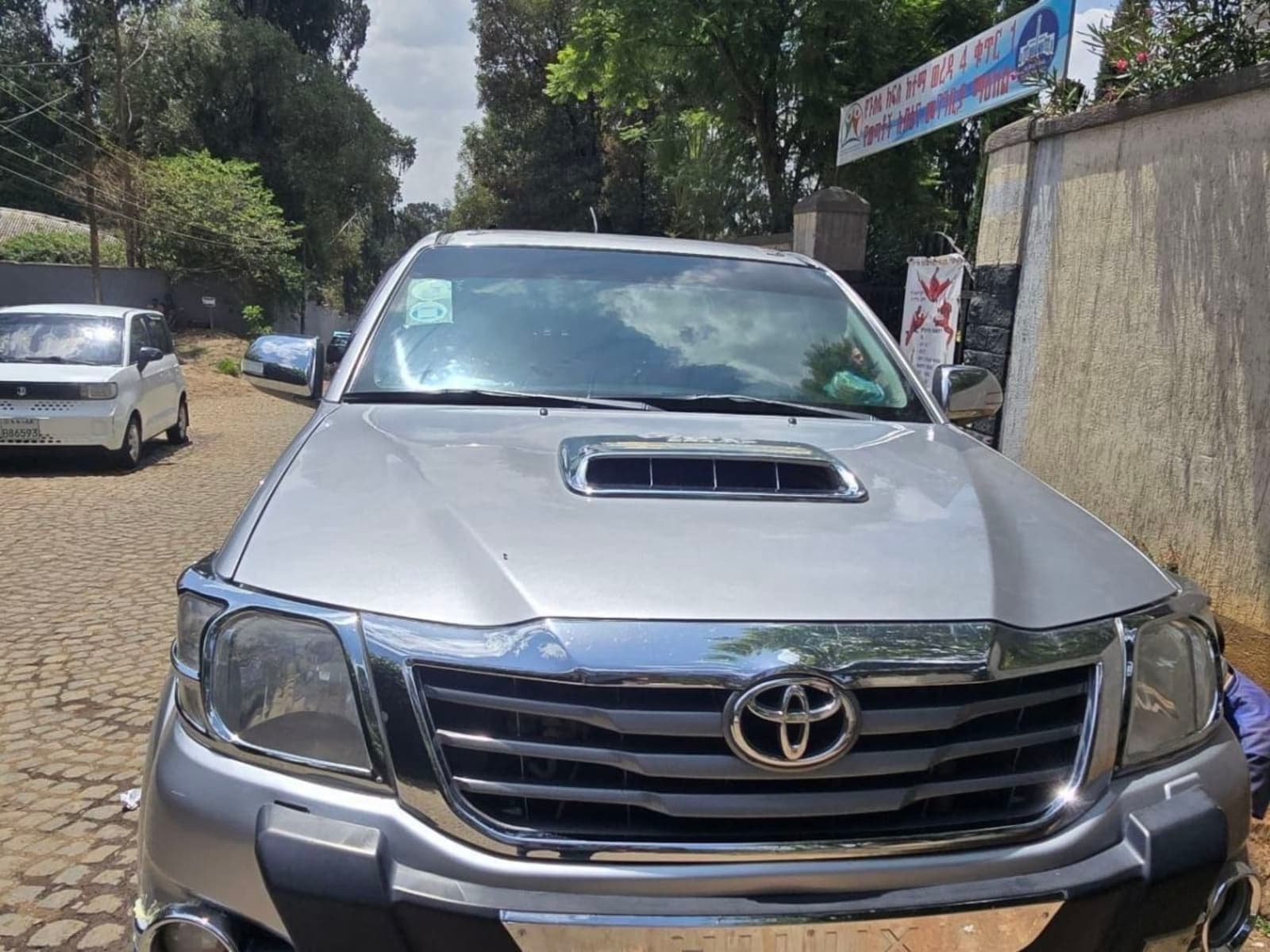 2015 TOYOTA HILUX Double-Cab — photo 4