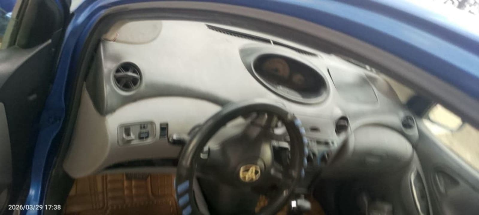 2002 Toyota Vitz — photo 7