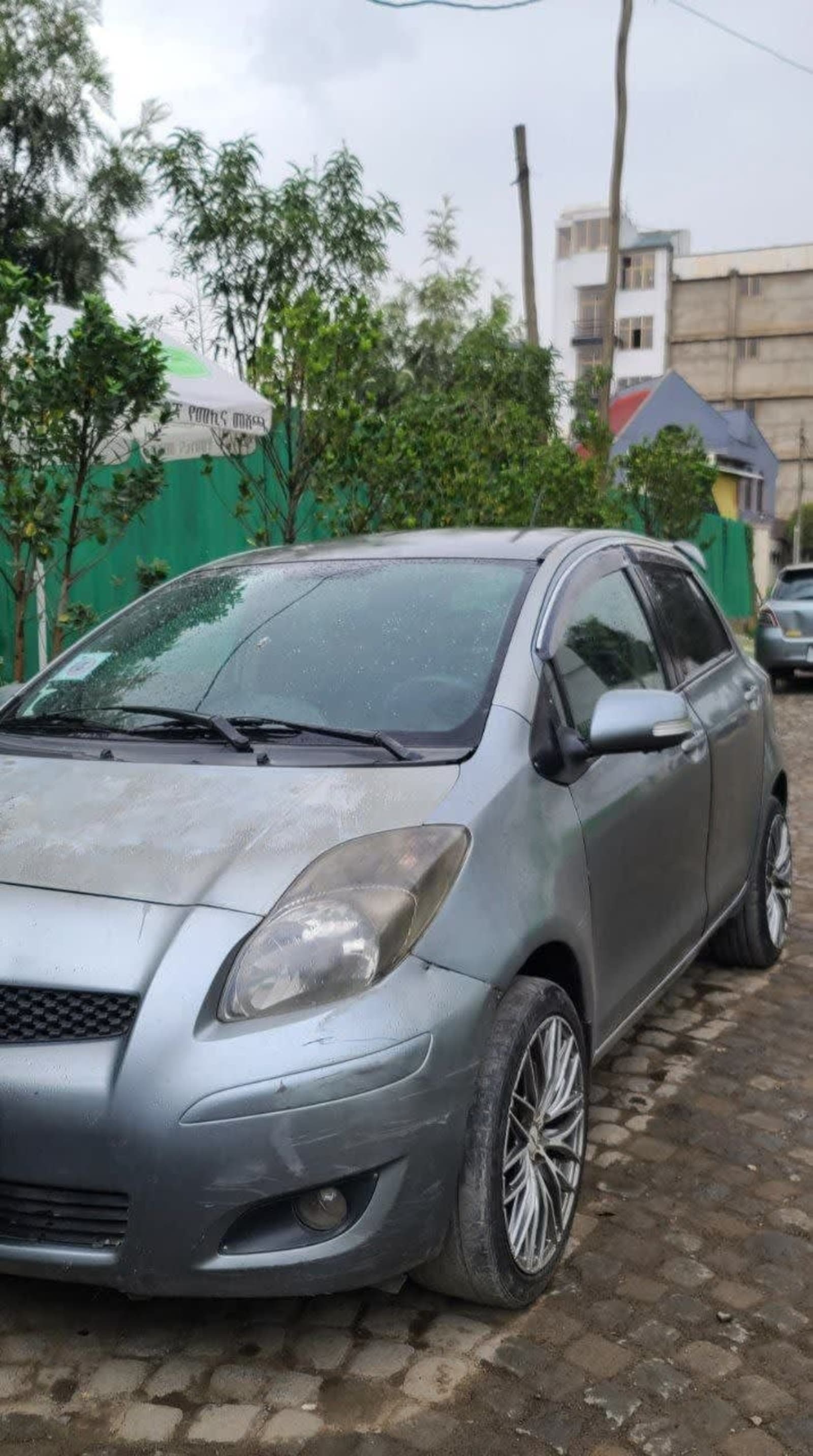 2008 Toyota Yaris Compact โ photo 3