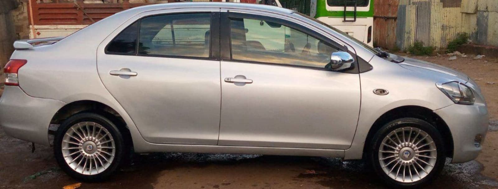 2007 Toyota Yaris Belta — photo 3