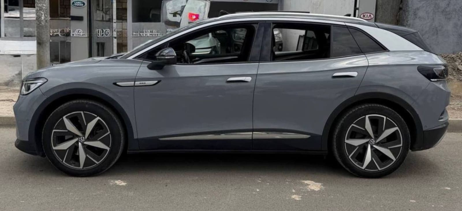 2022 Volkswagen ID.4 Crozz Pro — photo 2