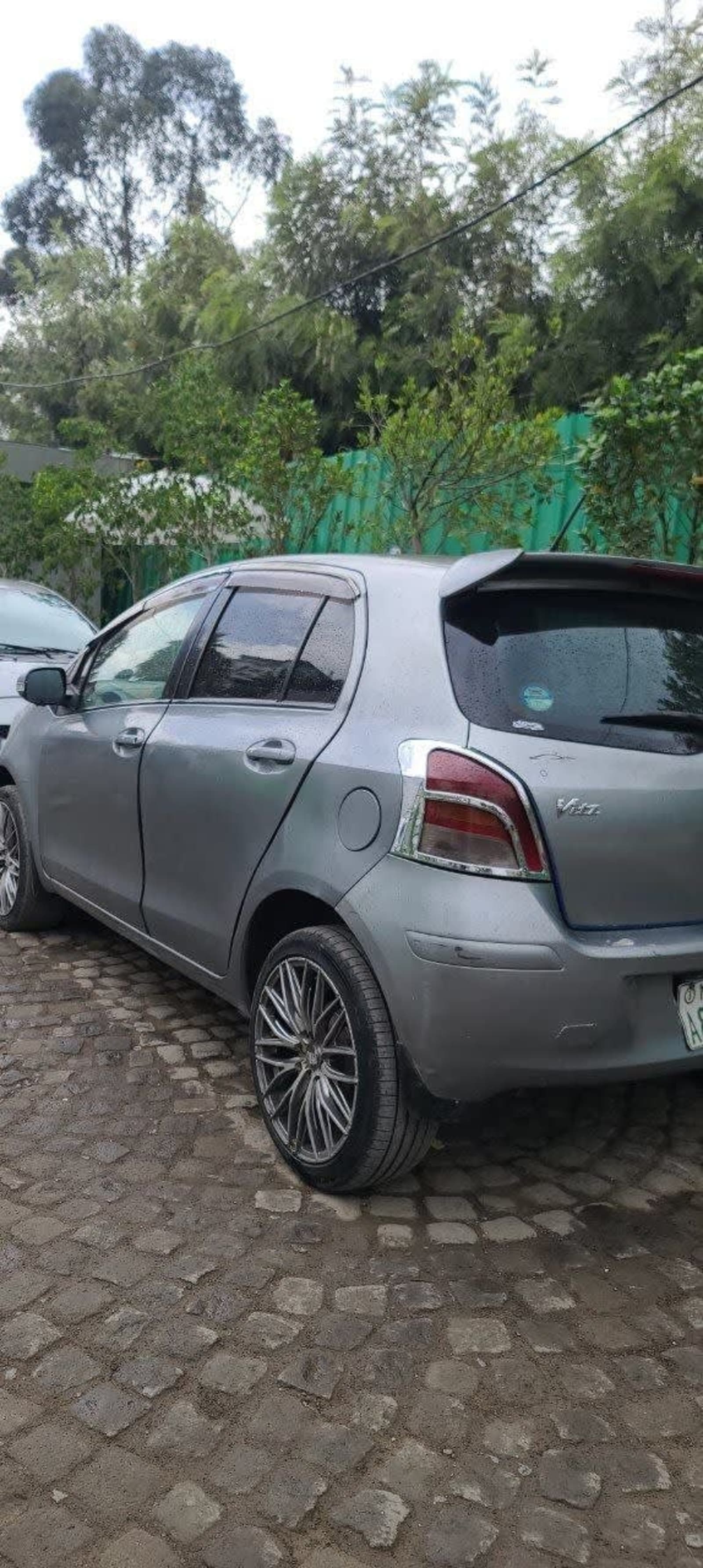 2008 Toyota Yaris Compact — photo 2