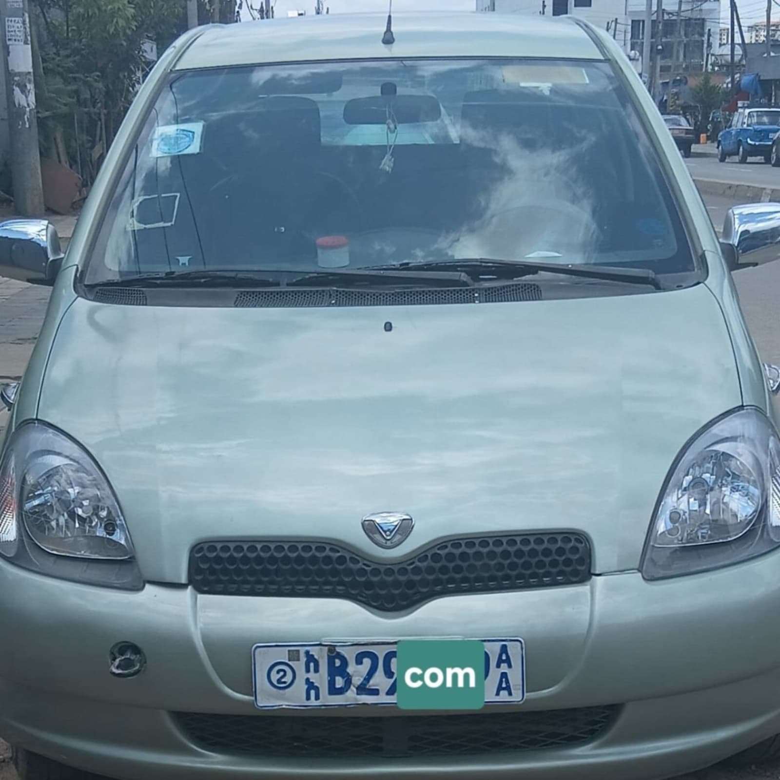 2001 Toyota Vitz — photo 3