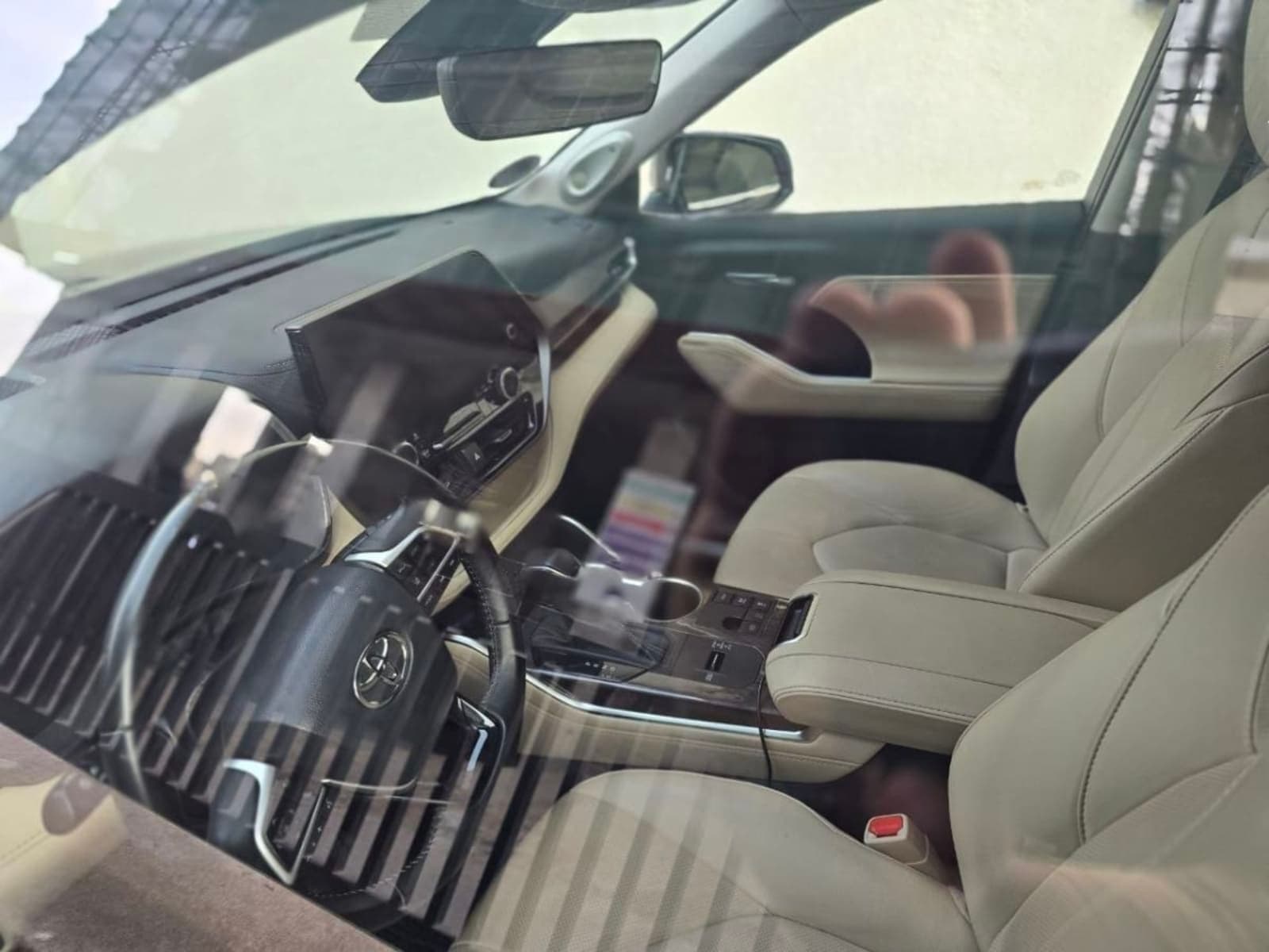 2024 Toyota Highlander Hybrid Limited โ photo 4