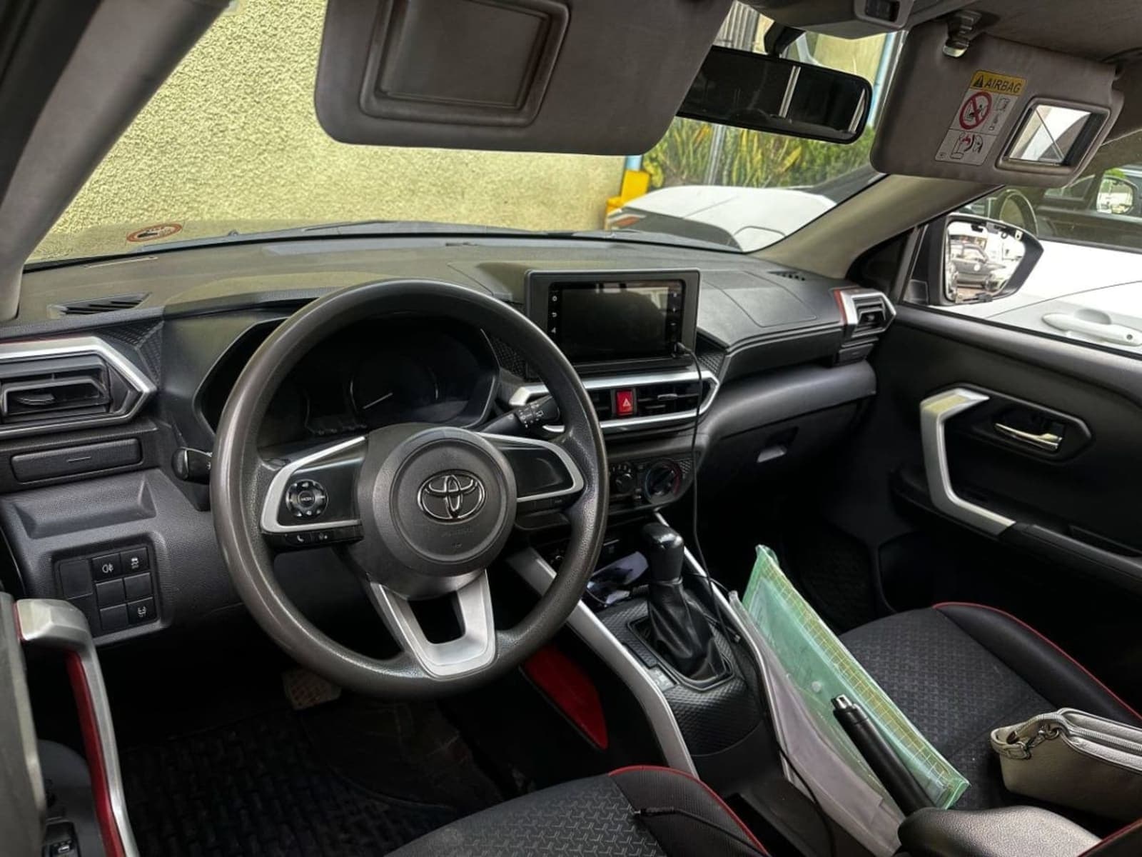 2022 Toyota Raize — photo 2