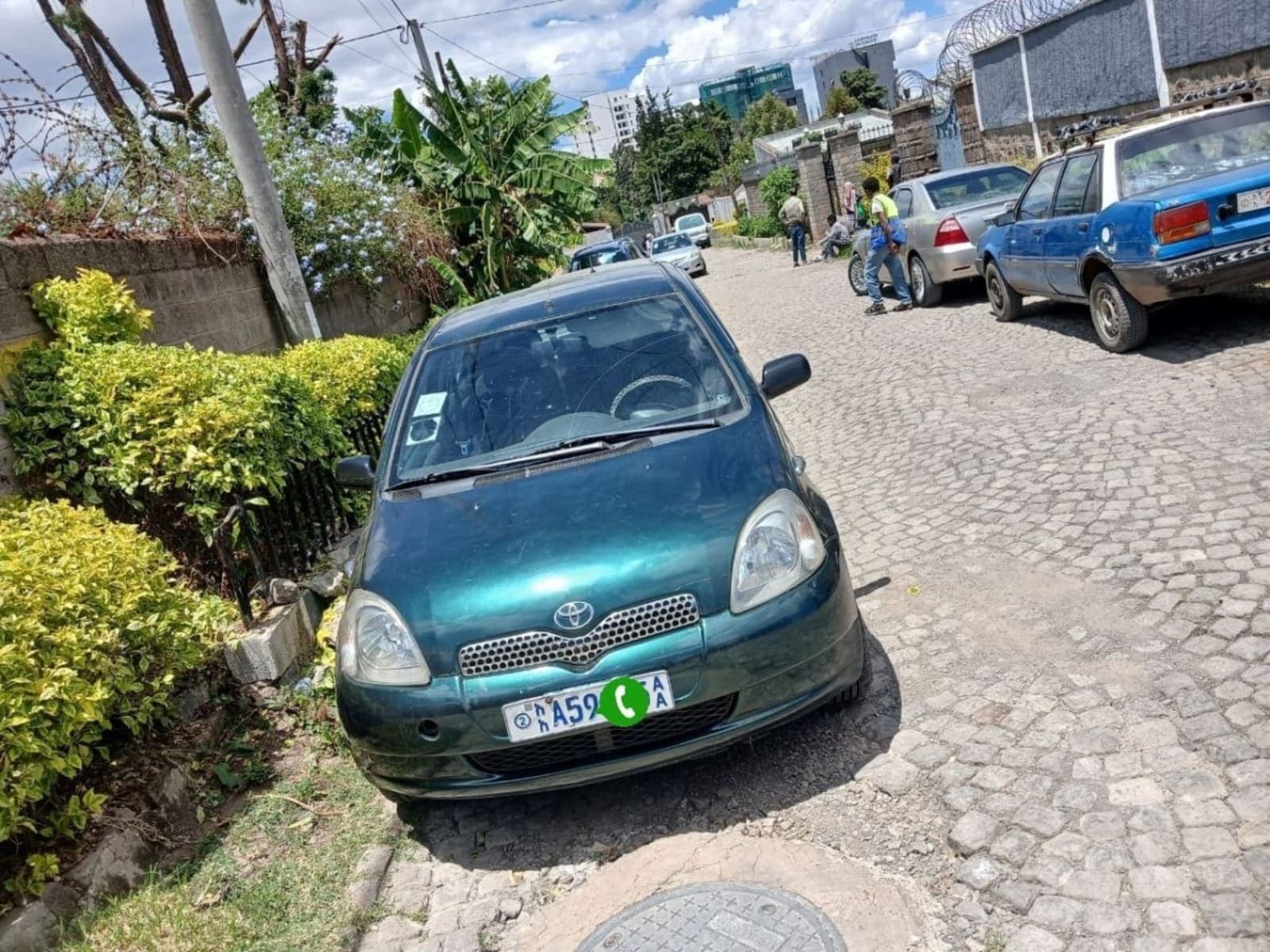 2002 Toyota Vitz Yaris — photo 1