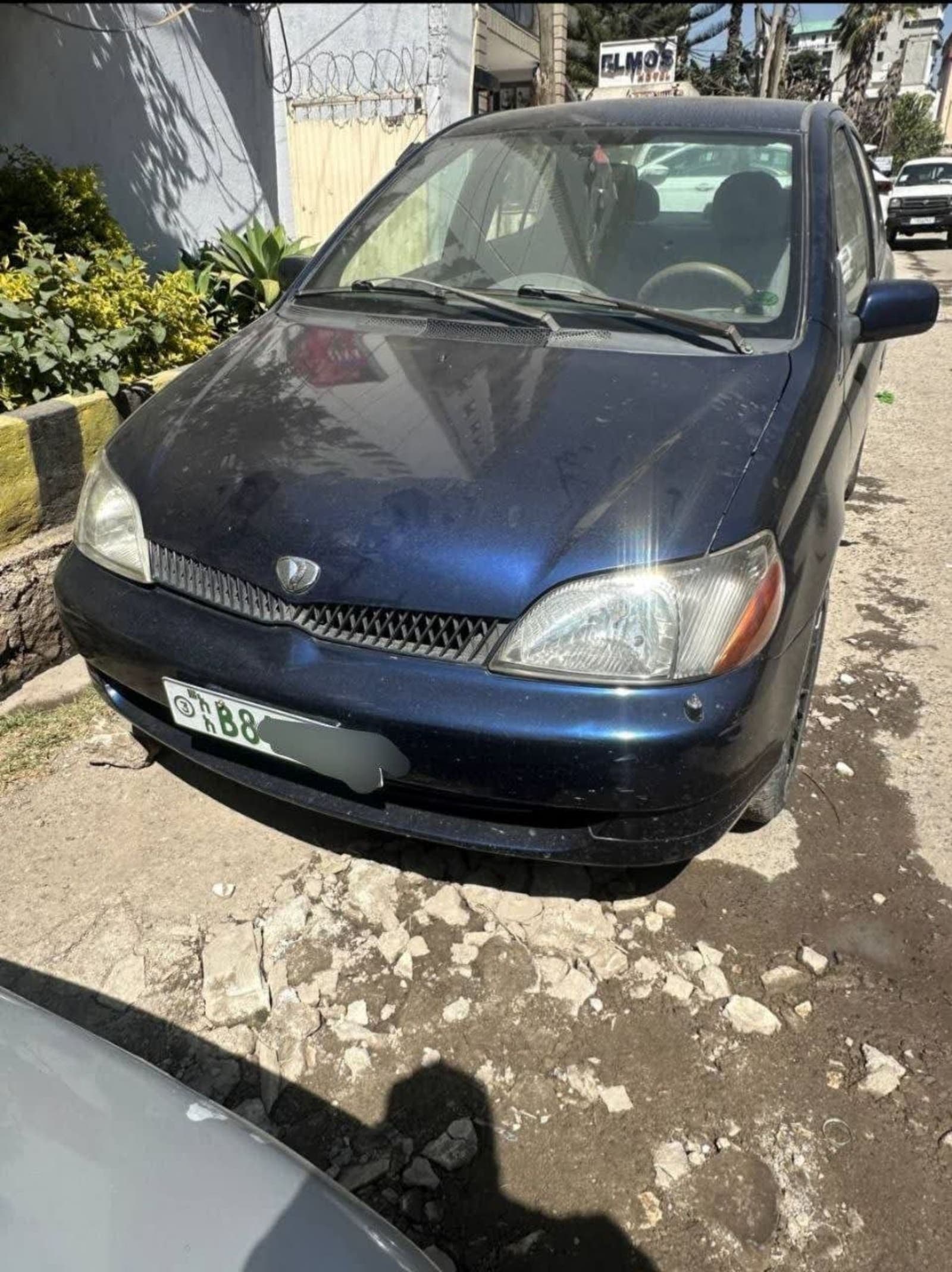 2001 Toyota Platz — photo 1