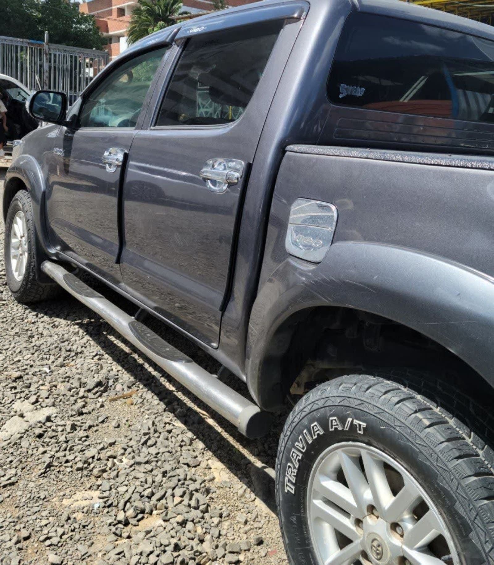 2015 Toyota Hilux Double Cab — photo 2