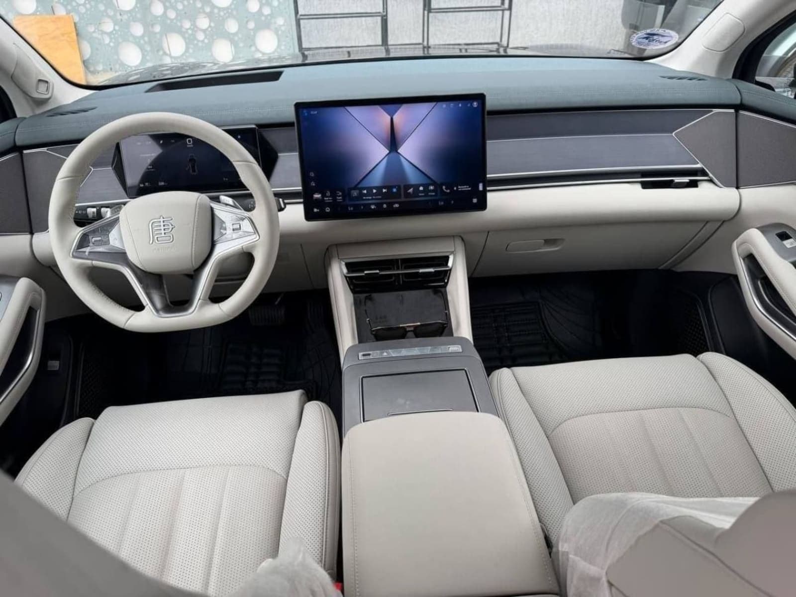 2025 BYD Tang — photo 3