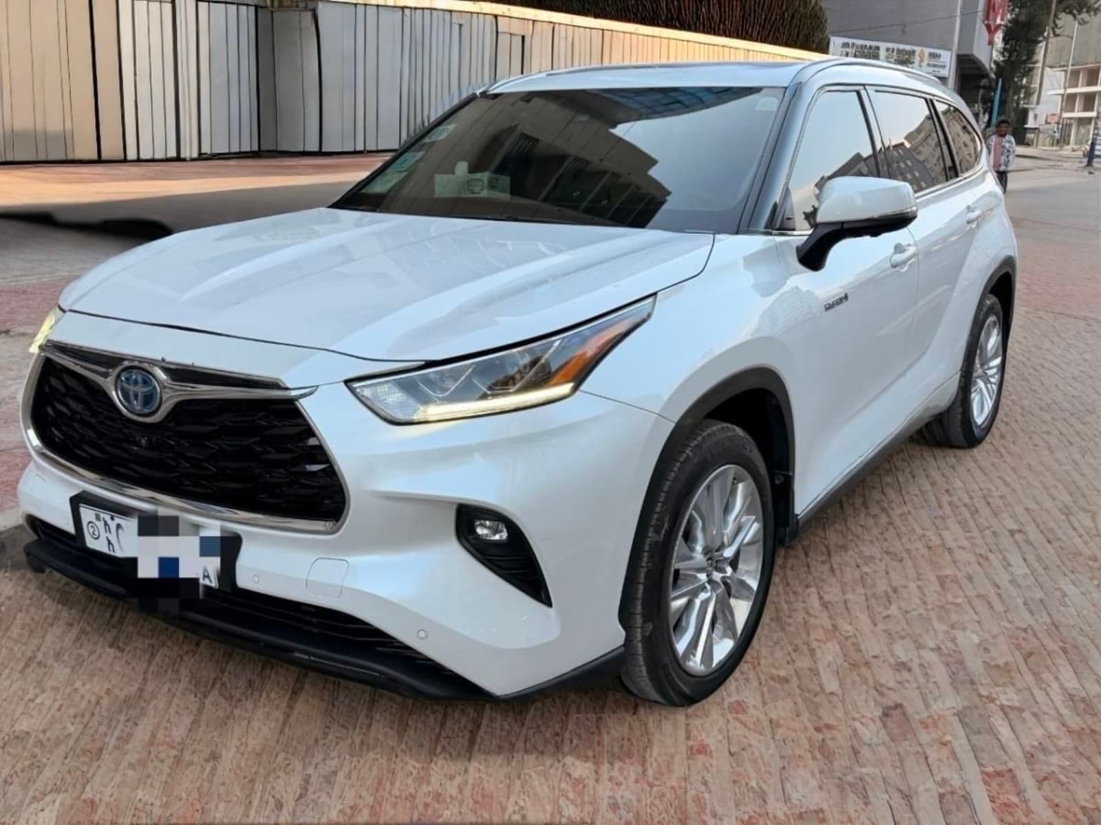 2024 Toyota Highlander Hybrid — photo 7