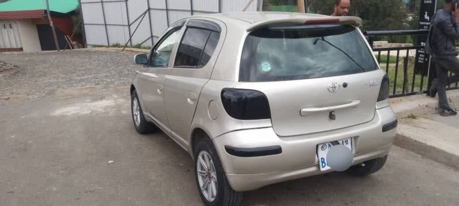 2002 Toyota Vitz — photo 3