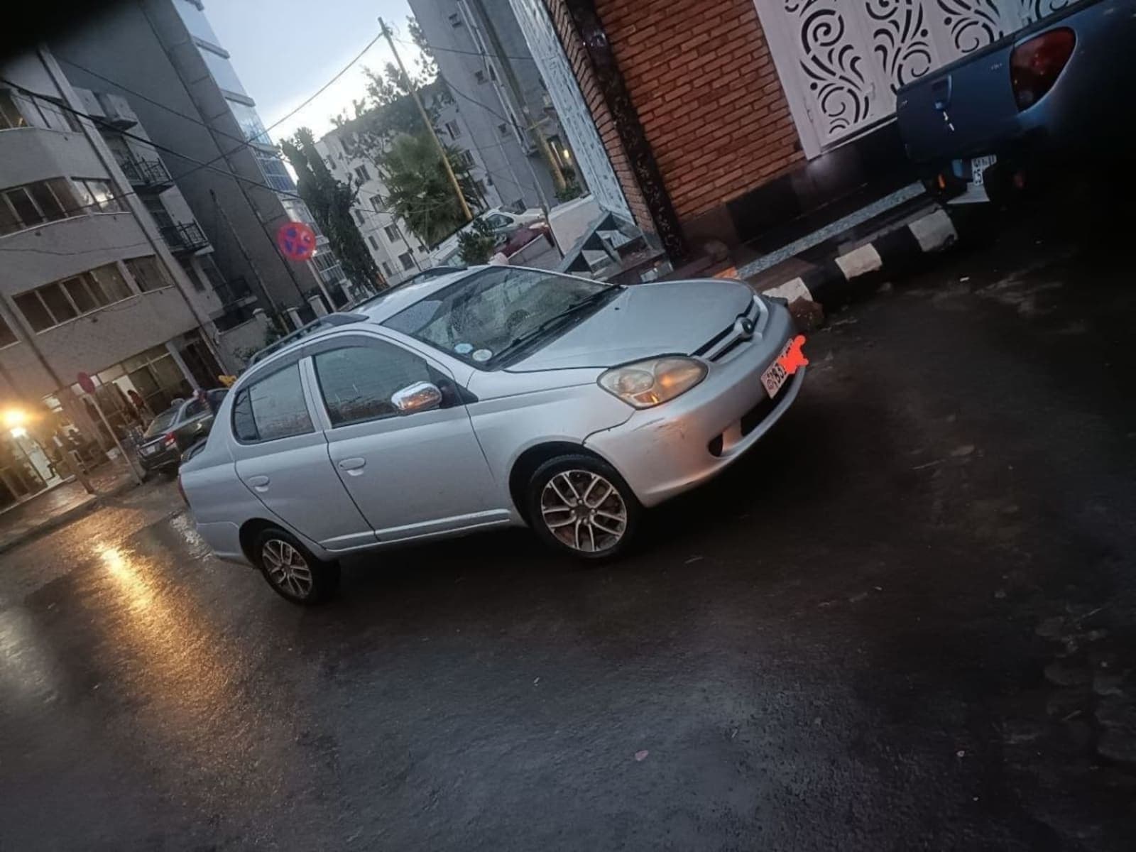 2005 Toyota Platz — photo 4