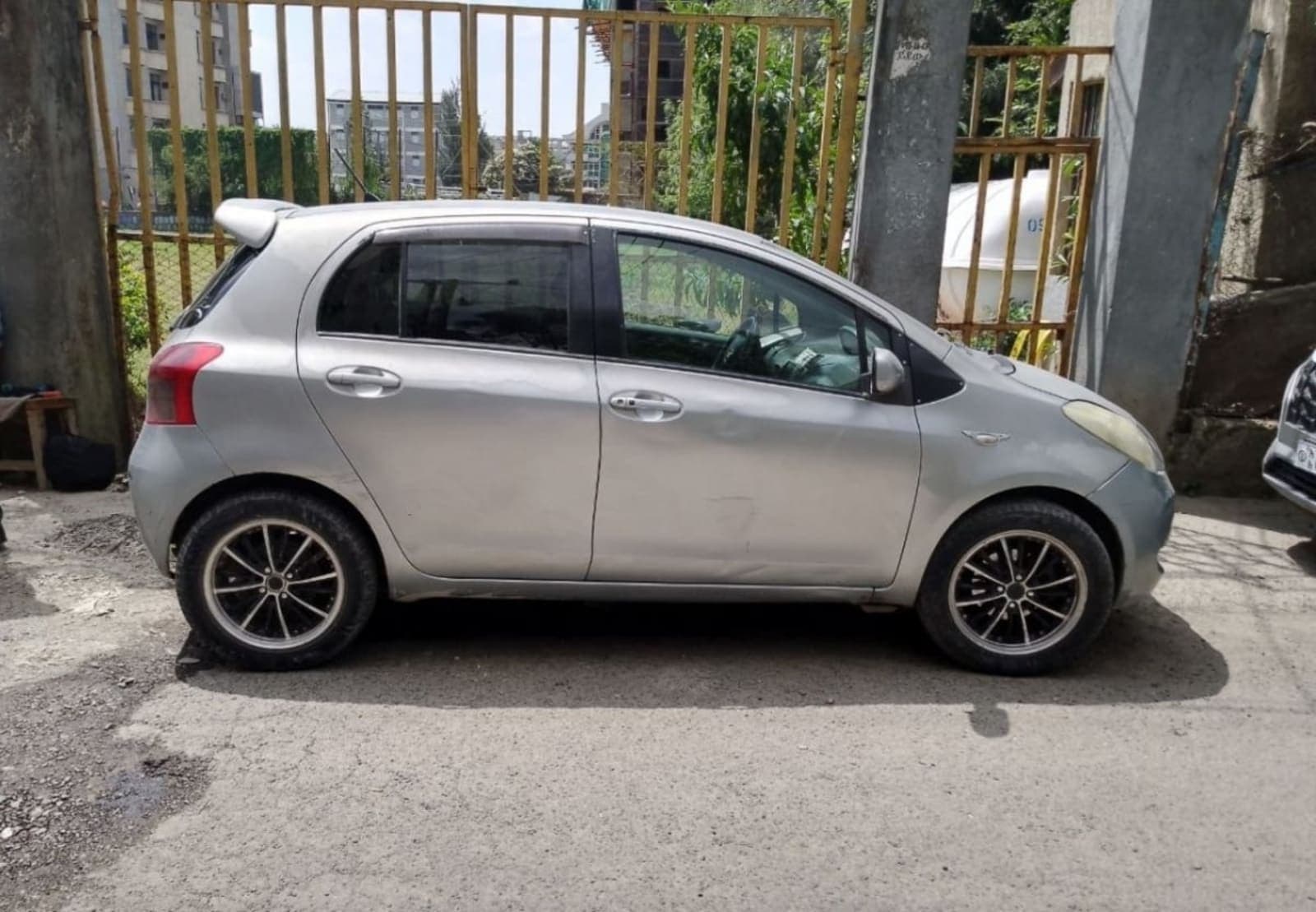 2007 Toyota Yaris Compact — photo 1