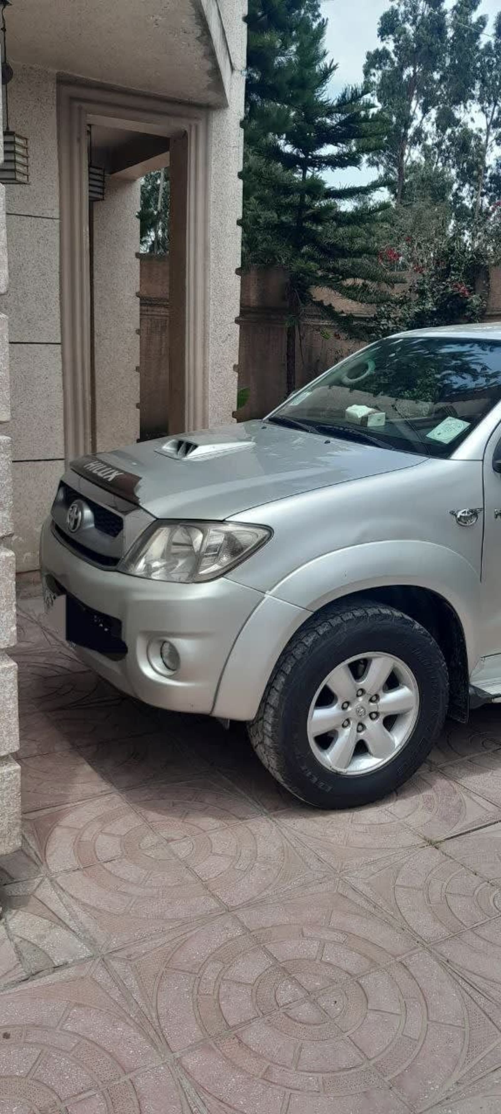 2010 Toyota Hilux Dubble Cab — photo 2