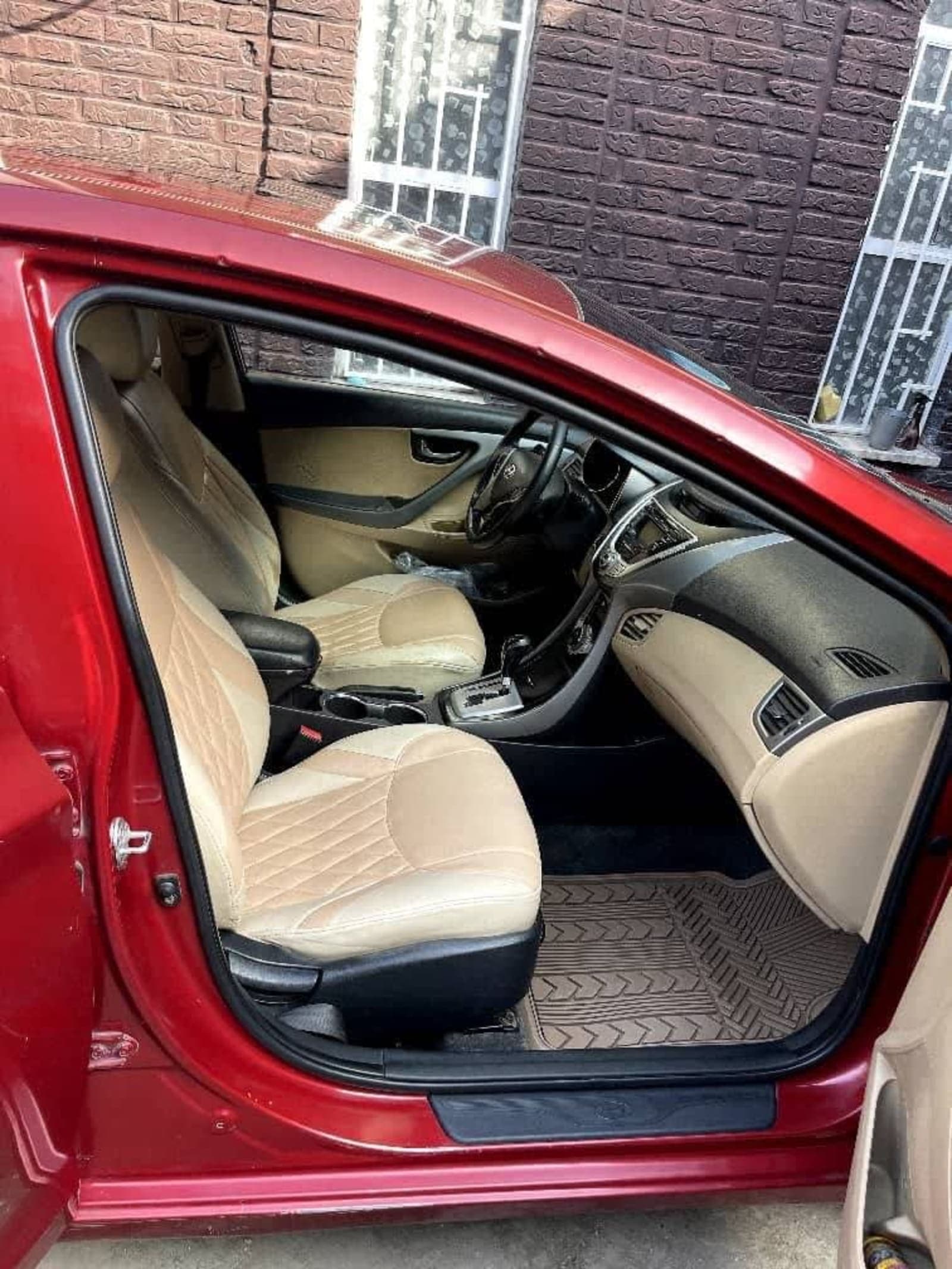 2012 Hyundai Elantra — photo 2