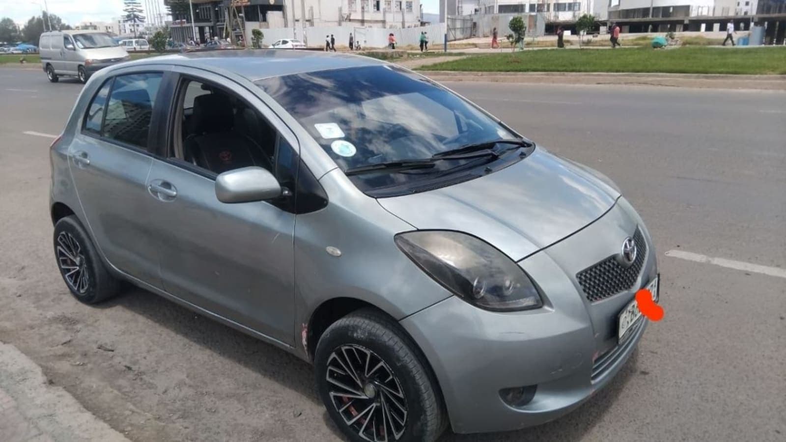 2006 Toyota Yaris Compact — photo 1