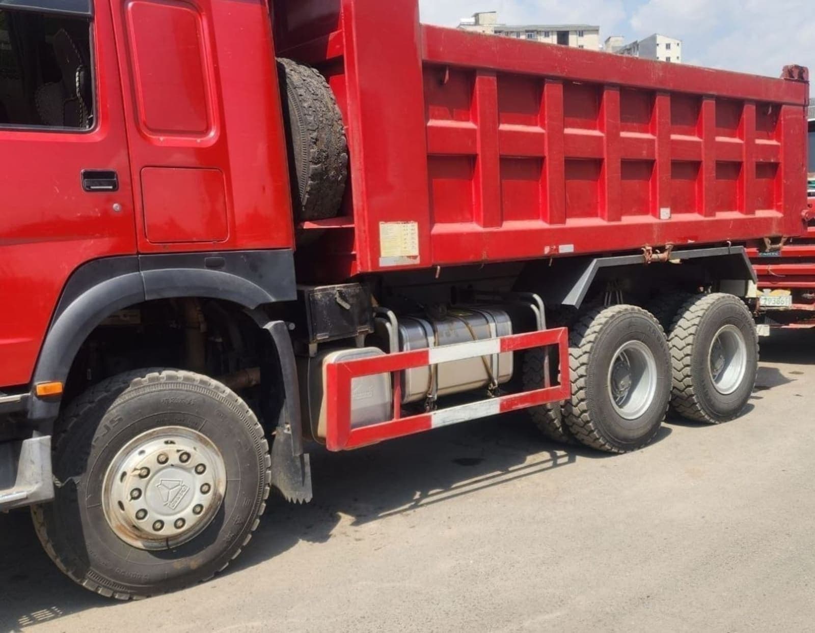 2023 Sino Truck โ photo 2