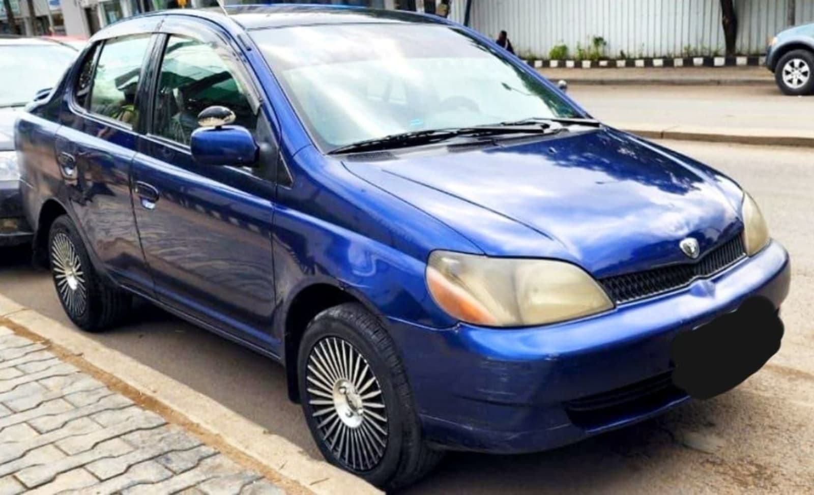 2001 Toyota Platz — photo 4