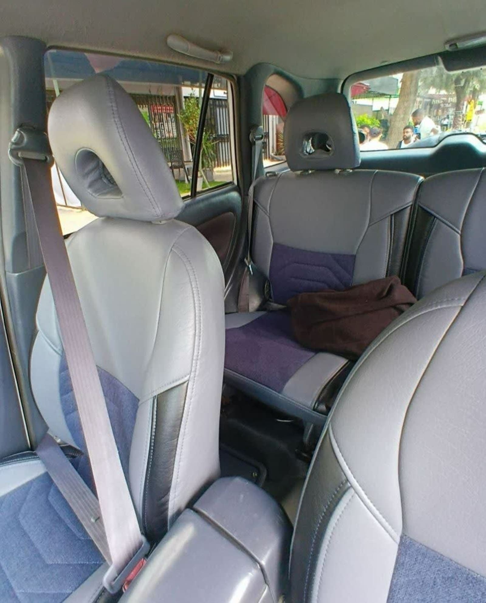 2005 Toyota Rav4 — photo 1
