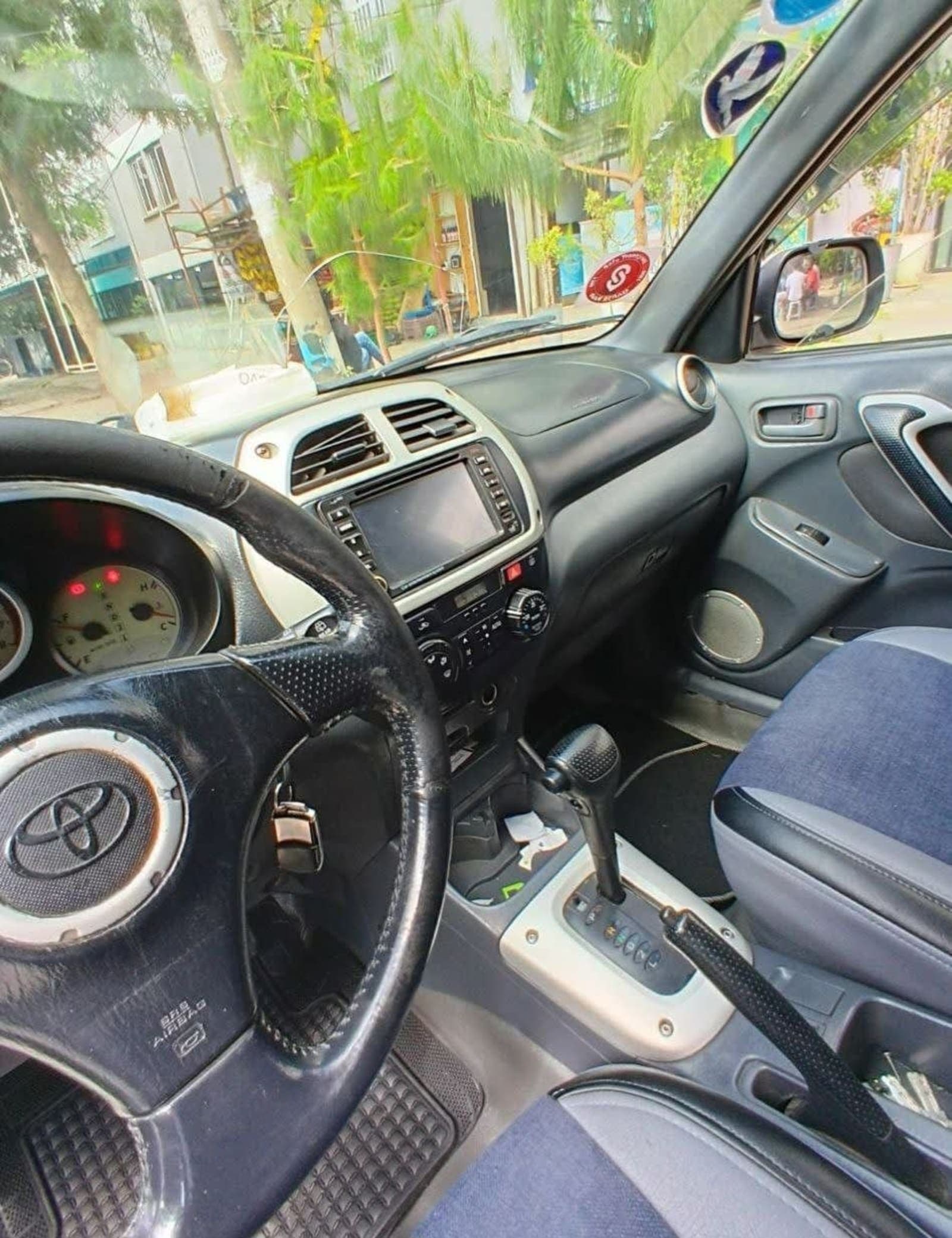 2005 Toyota Rav4 — photo 2