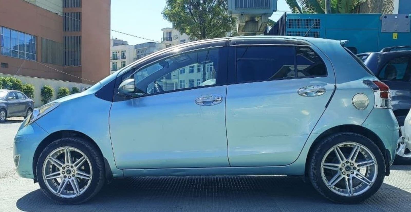 2008 Toyota Yaris Compact — photo 4