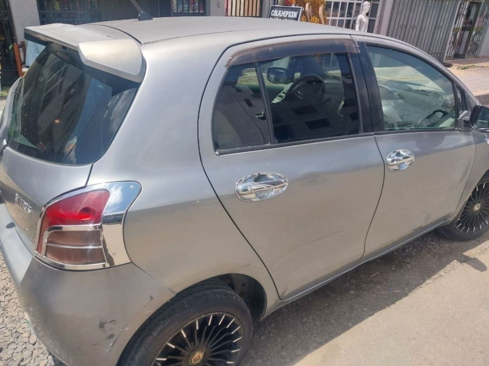 2007 Toyota Yaris Compact — photo 5