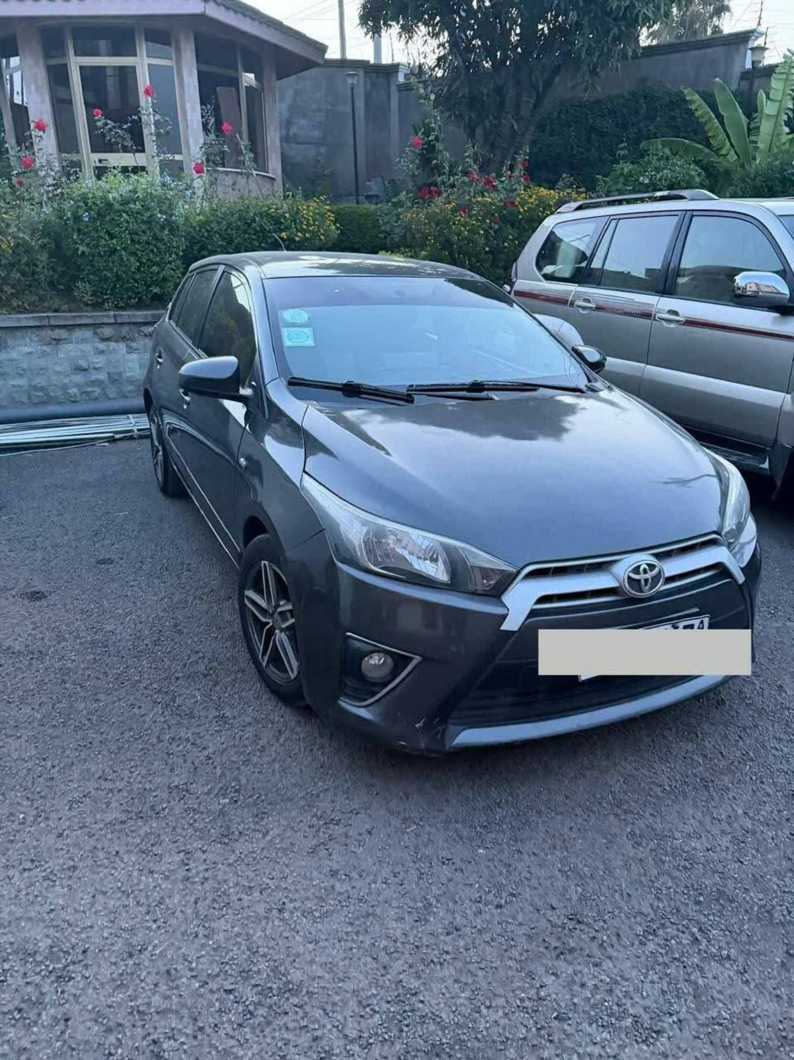 2015 Toyota Yaris — photo 1