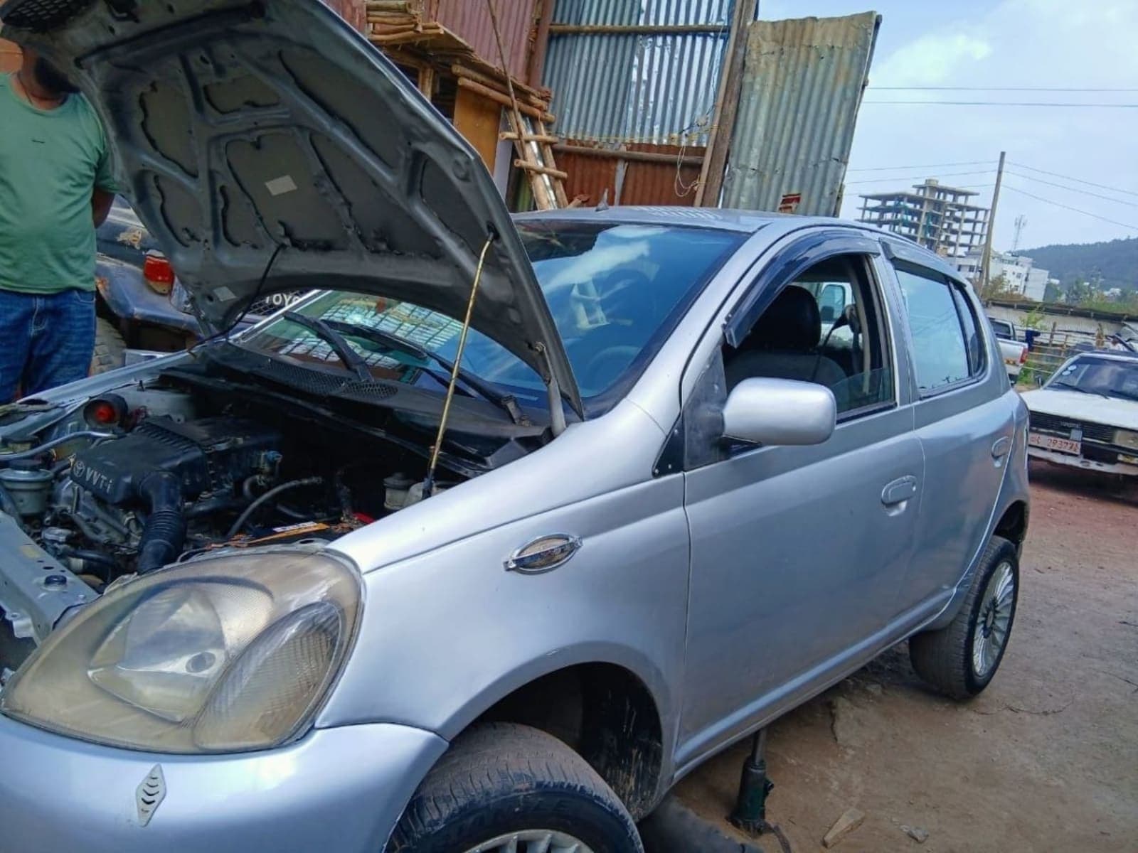 1999 Toyota Vitz — photo 6