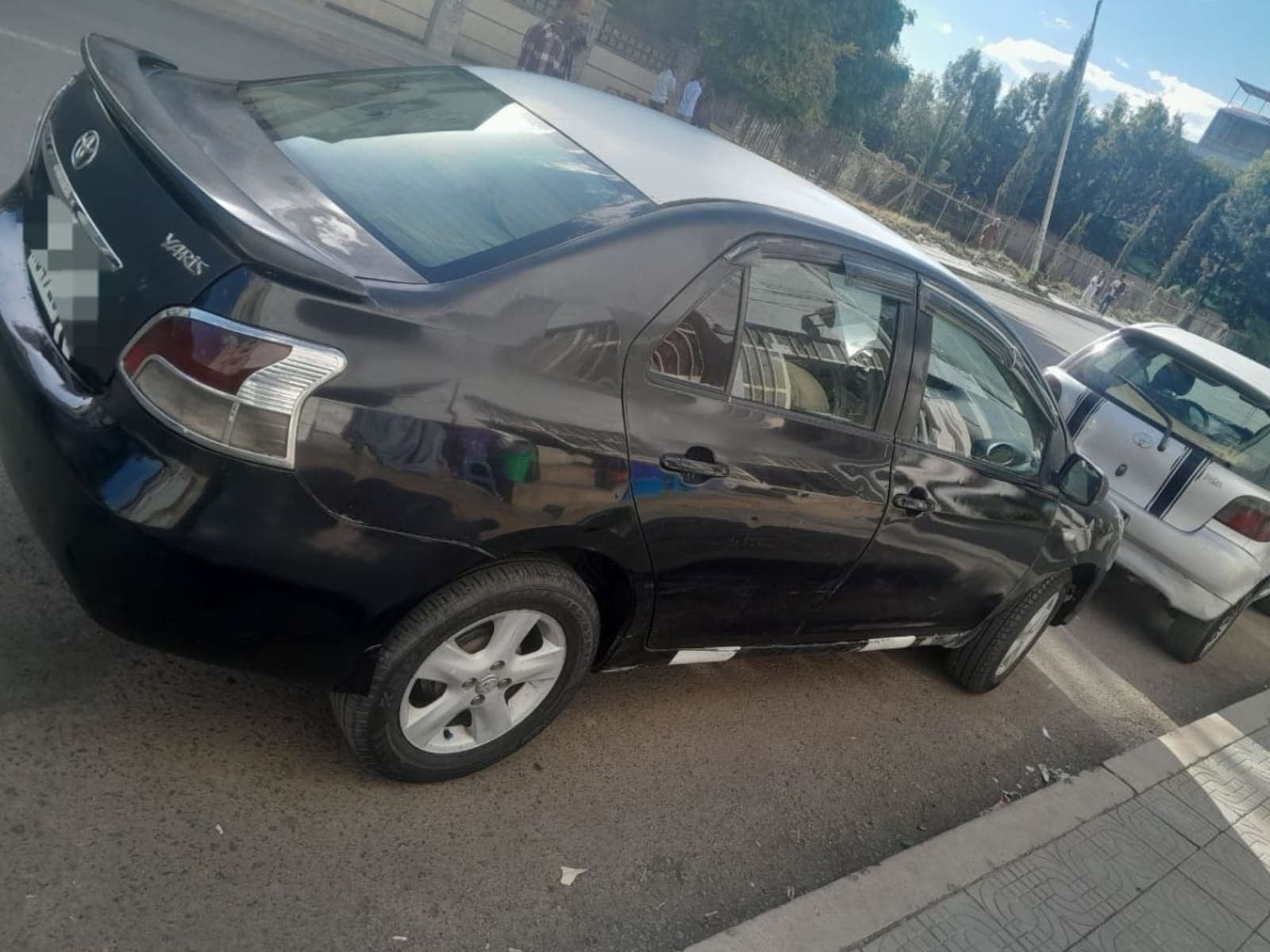2006 Toyota Yaris sedan — photo 1