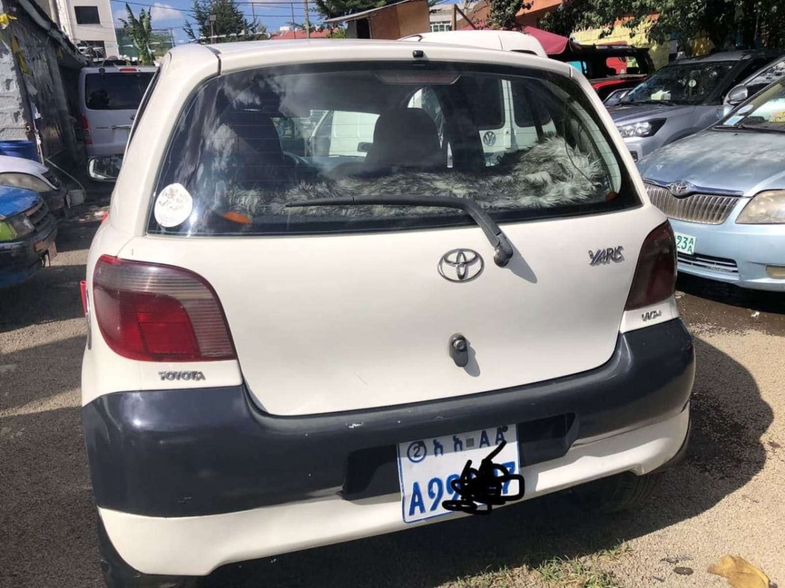 2002 Toyota Vitz — photo 1