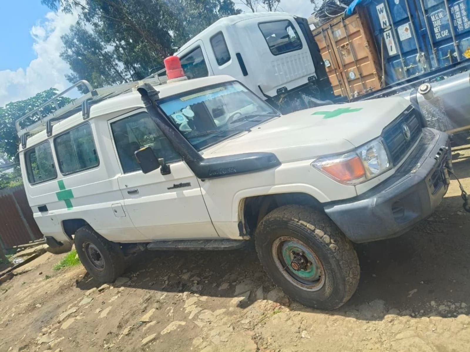 2012 Toyota Land Cruiser Long Base — photo 7