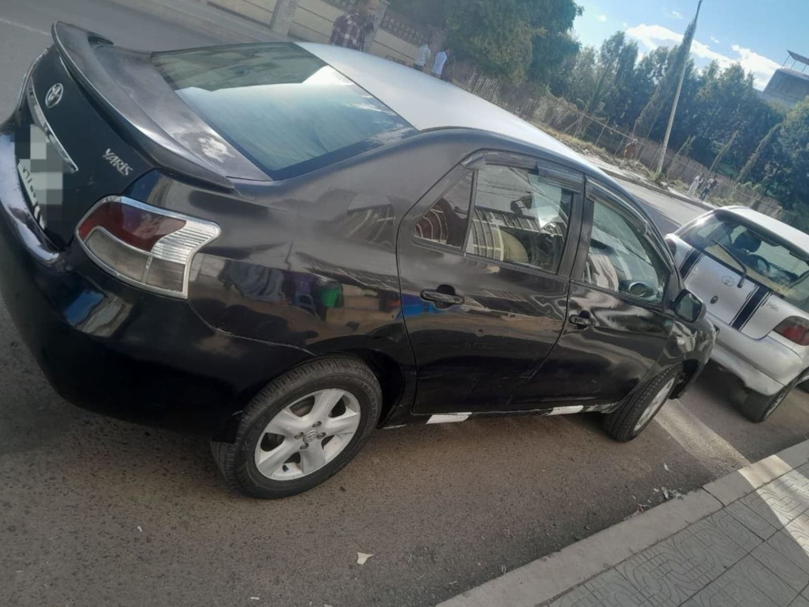 2006 Toyota Yaris Sedan — photo 2