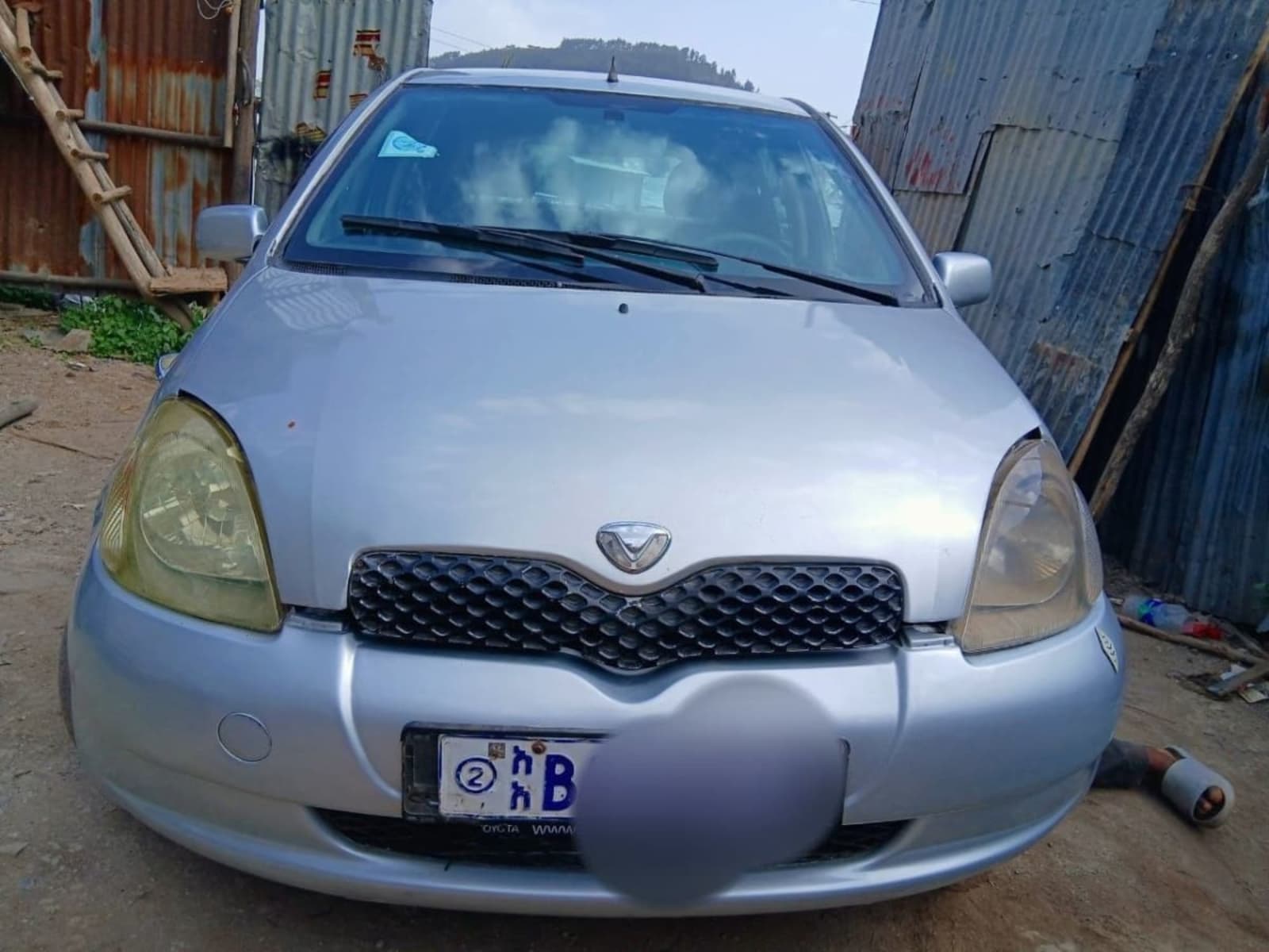 1999 Toyota Vitz — photo 6