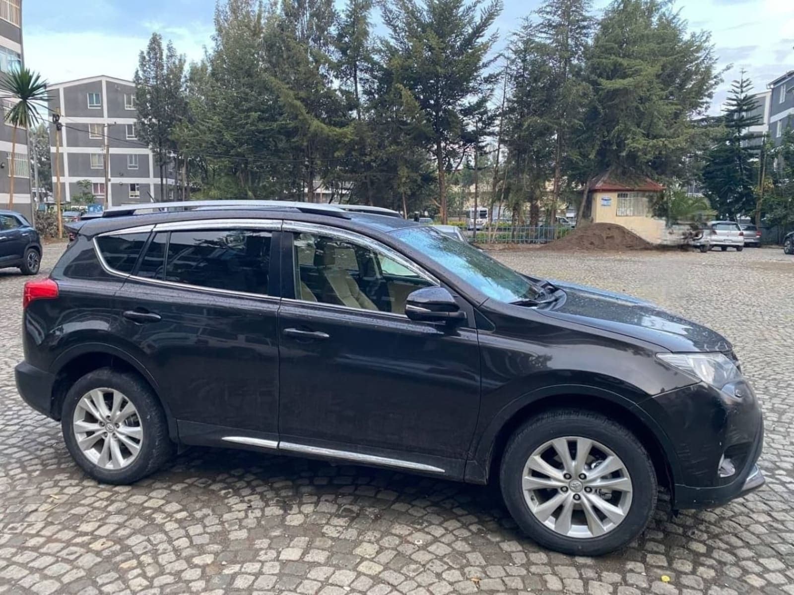 2015 Toyota RAV-4 — photo 3