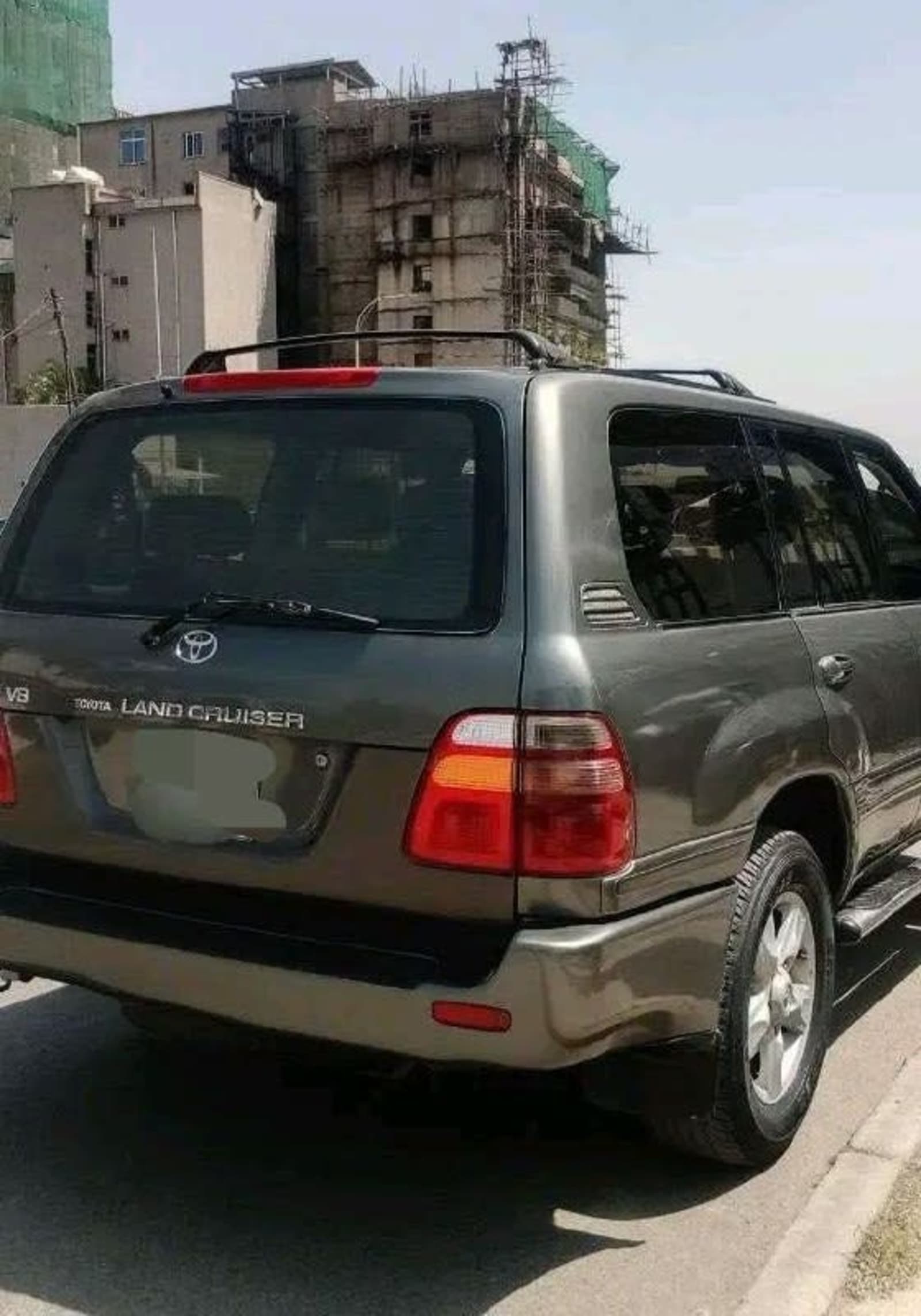 2002 Toyota Land Cruiser 105