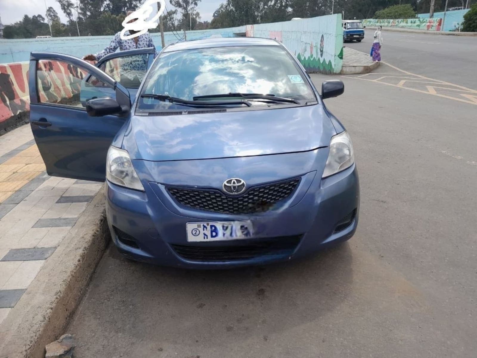 2013 Toyota Yaris Sedan — photo 6