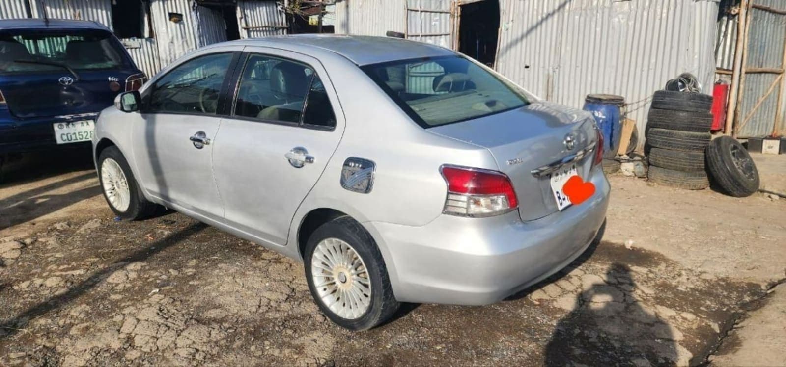 2010 Toyota Yaris Belta — photo 3