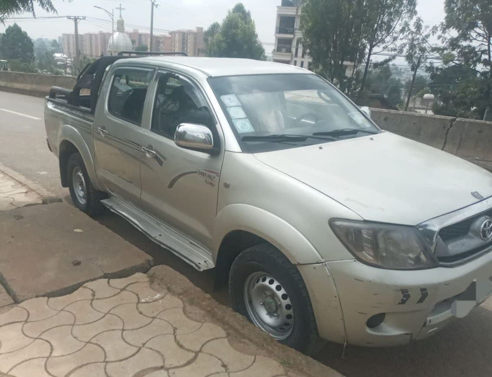 2009 TOYOTA Hilux D4D double Cab — photo 5