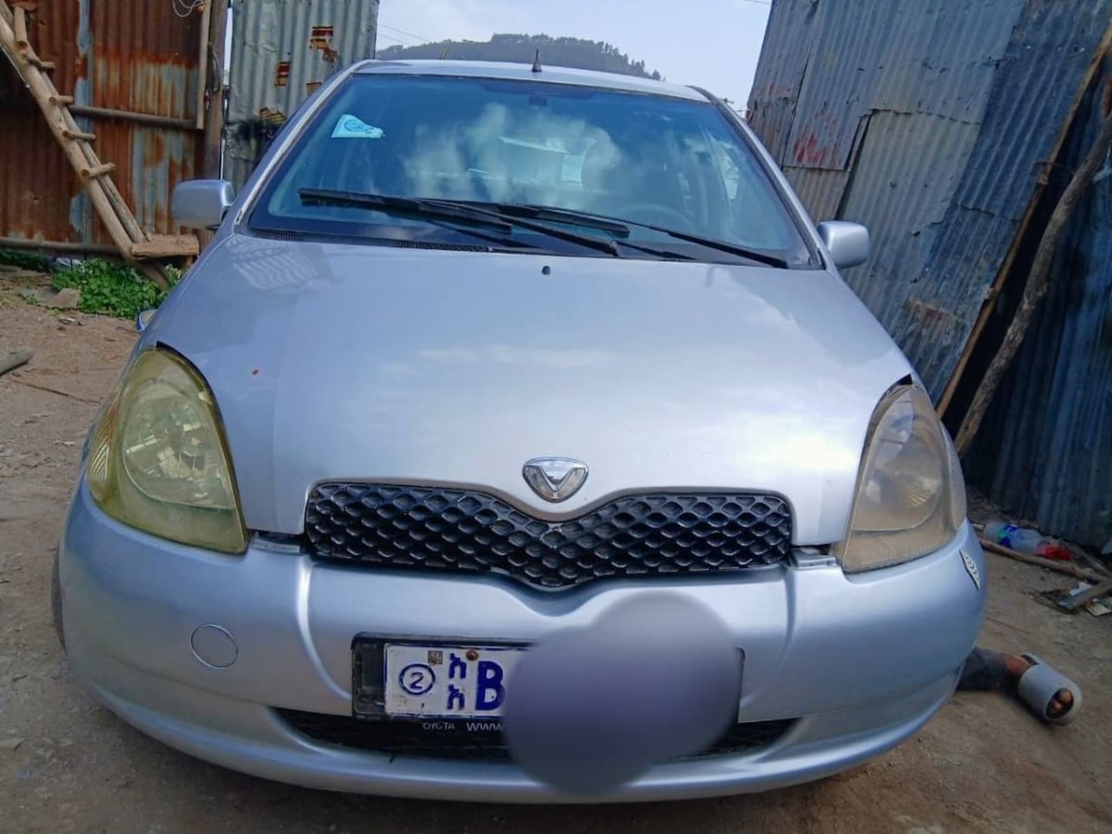 2000 Toyota Vitz — photo 6