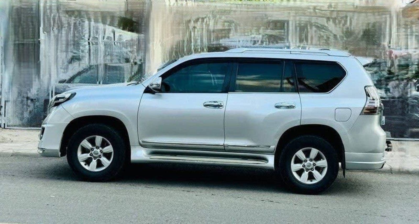 2016 Toyota Land Cruiser Prado — photo 4
