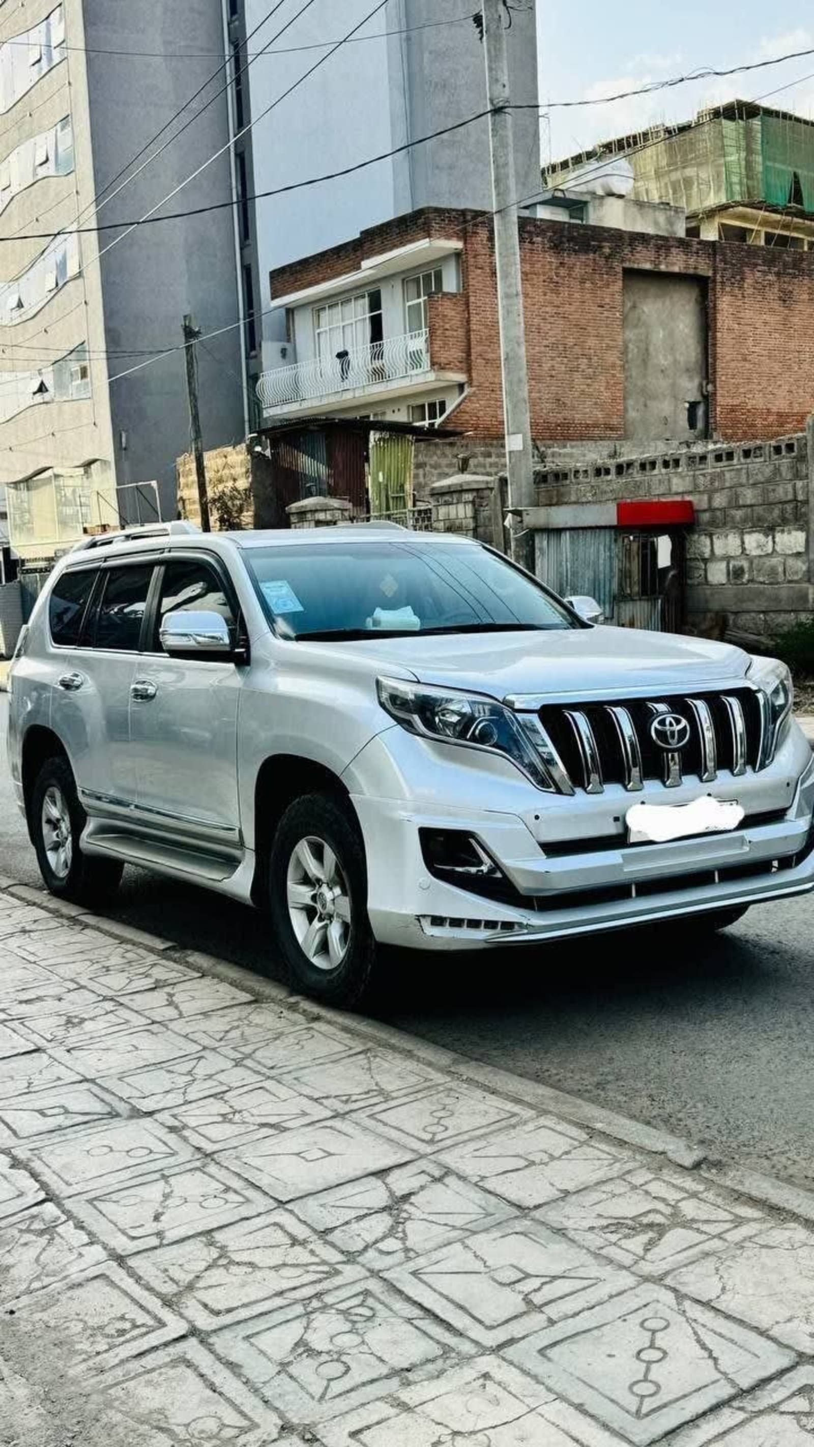 2016 Toyota Land Cruiser Prado — photo 6
