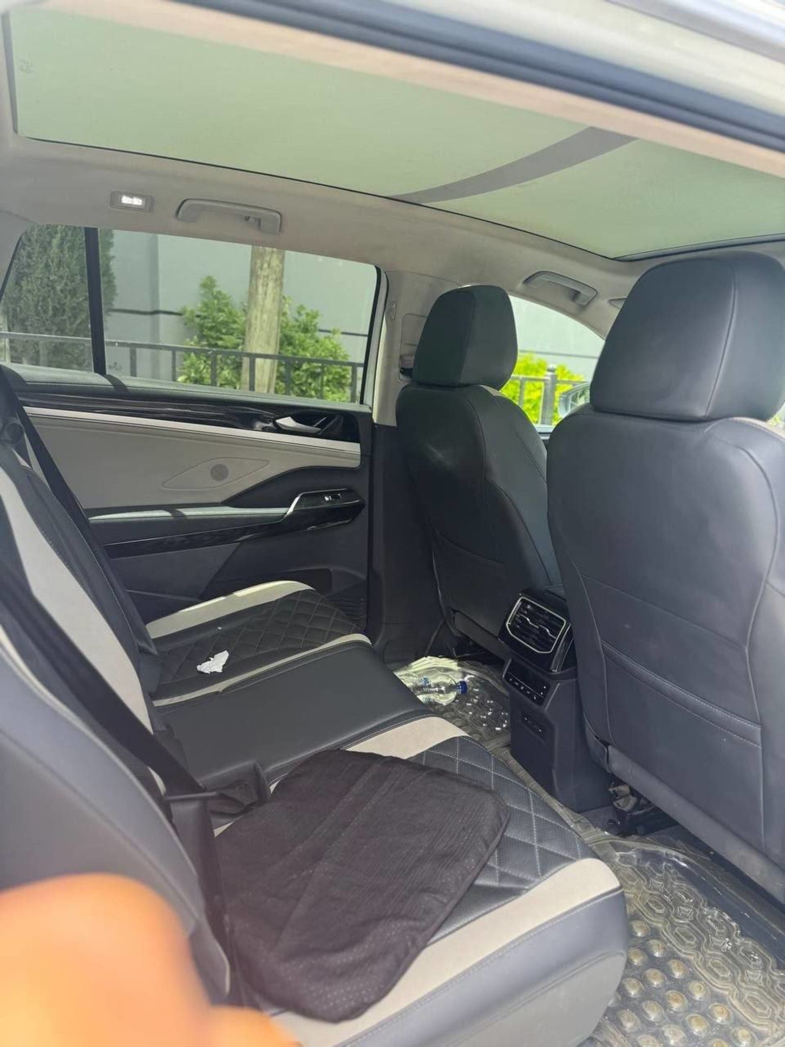 2022 Volkswagen ID.6 crozz Pro — photo 1