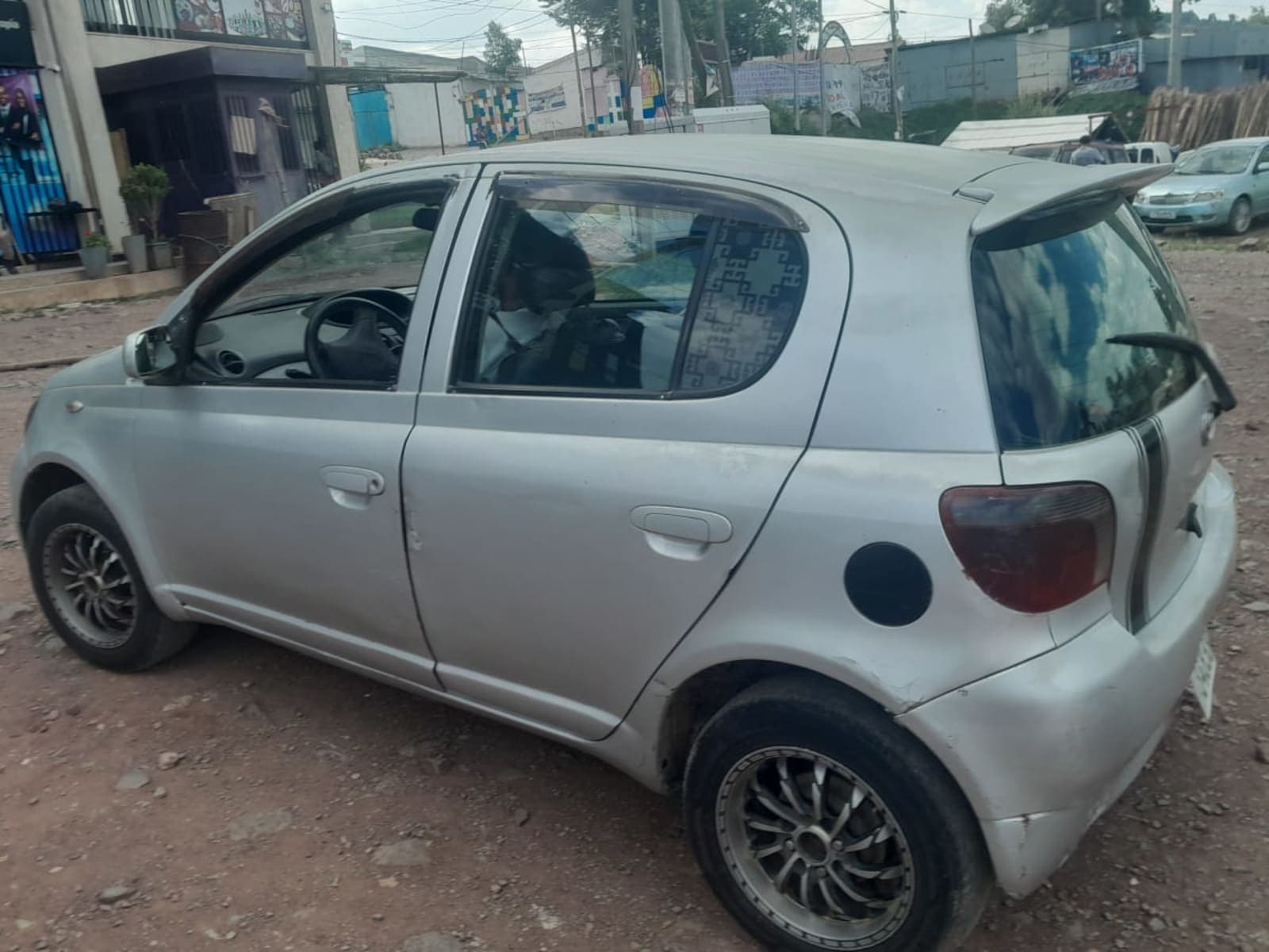 2001 Toyota Vitz — photo 4
