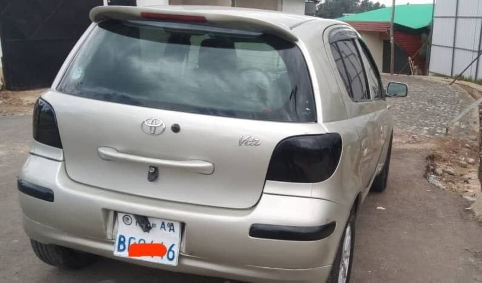 2002 Toyota Vitz — photo 5