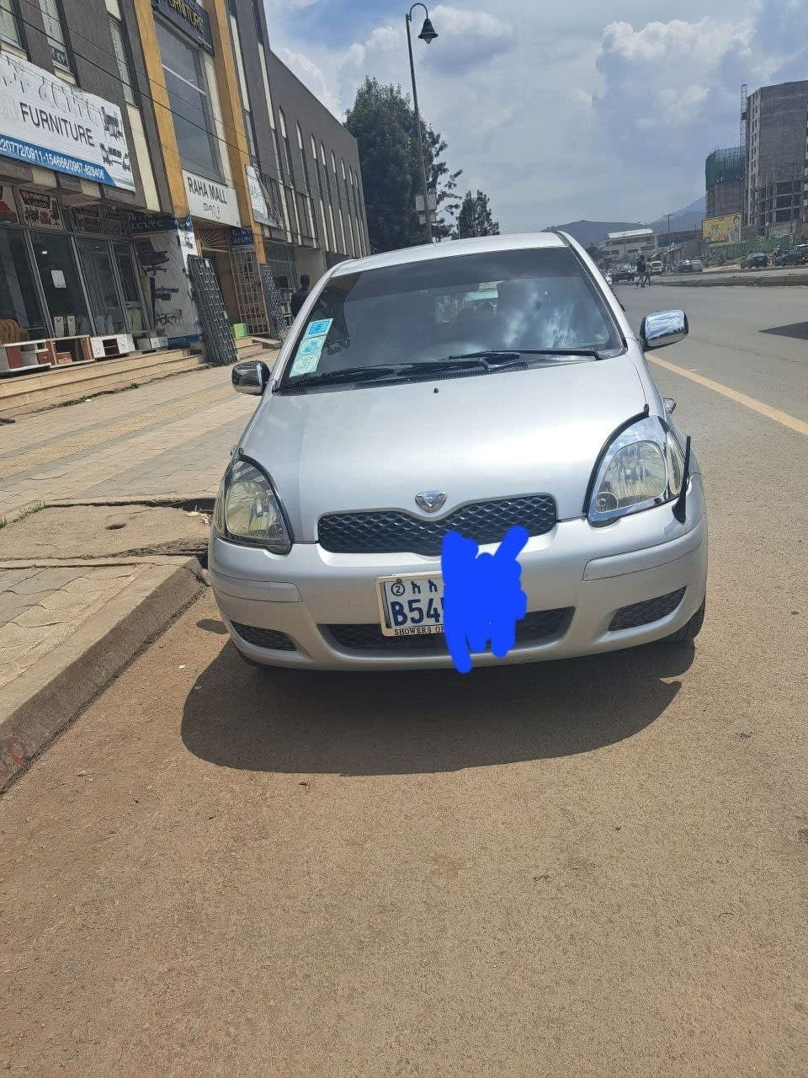 2004 Toyota Vitz โ photo 2