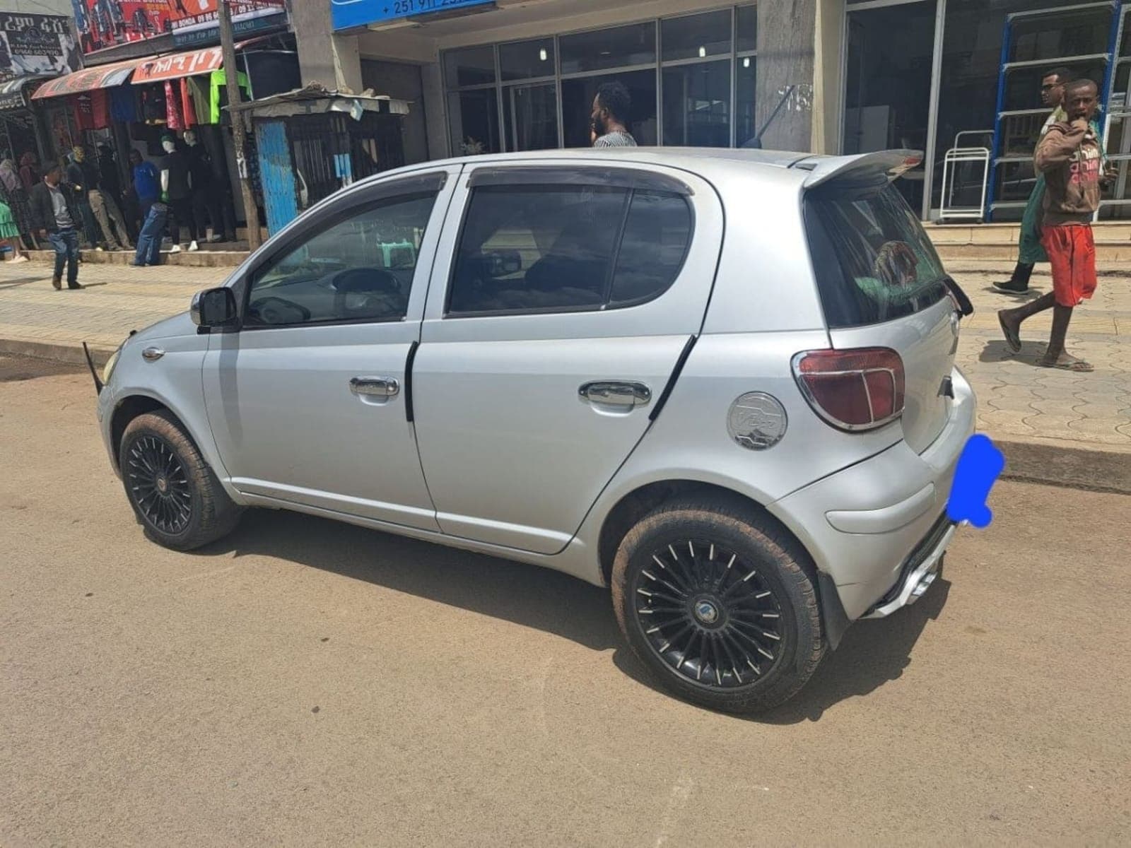 2004 Toyota Vitz โ photo 3
