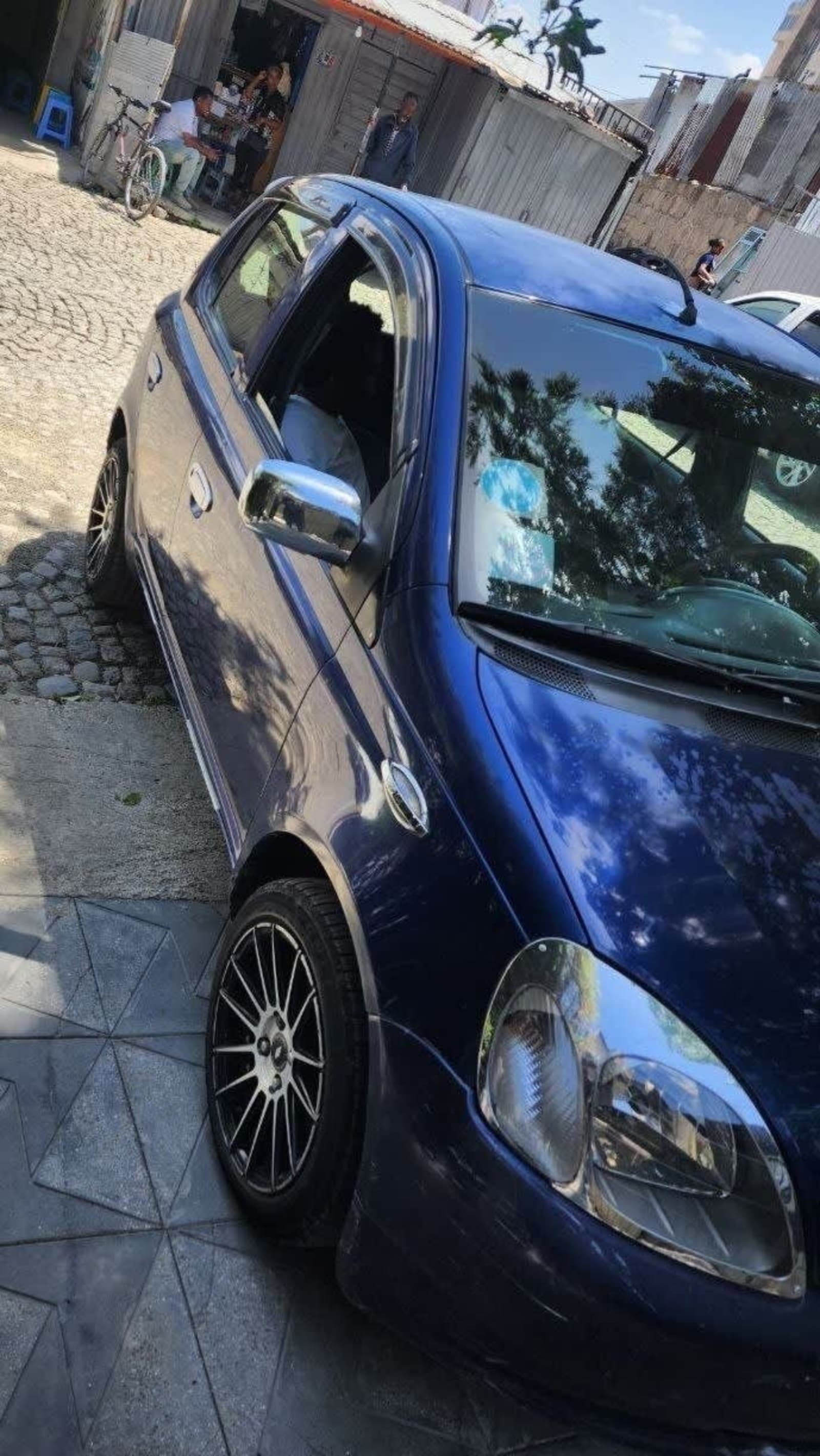 2001 Toyota Vitz — photo 3
