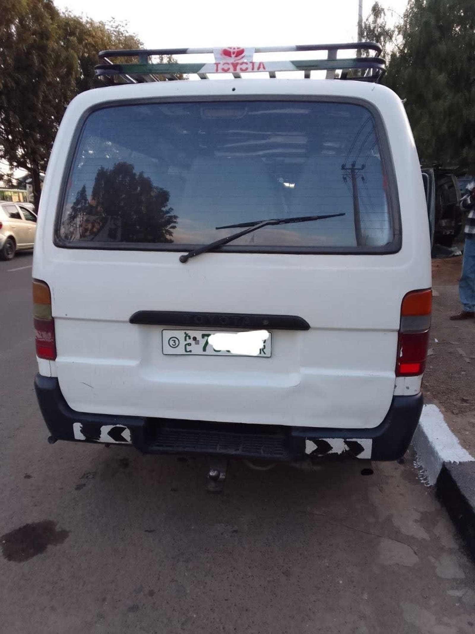 2004 Toyota 5L minibus — photo 6